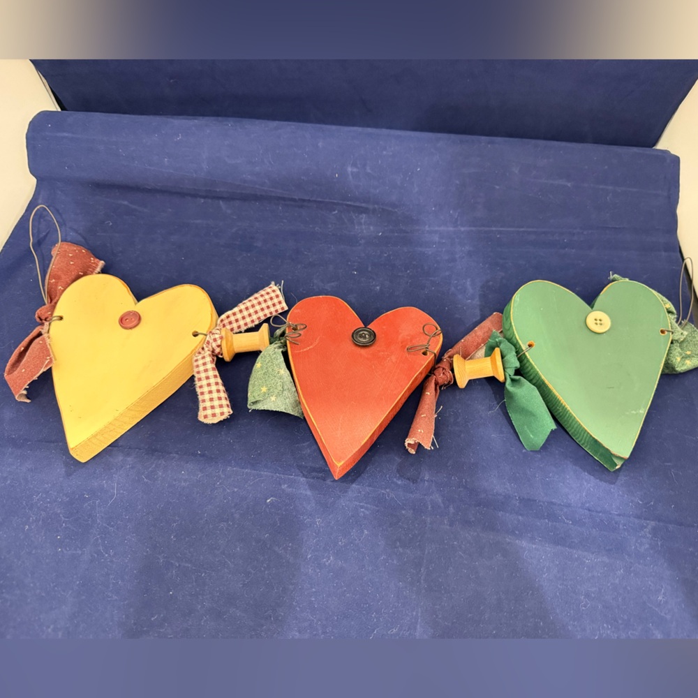 Country core wood Hearts and spindles wall hanging